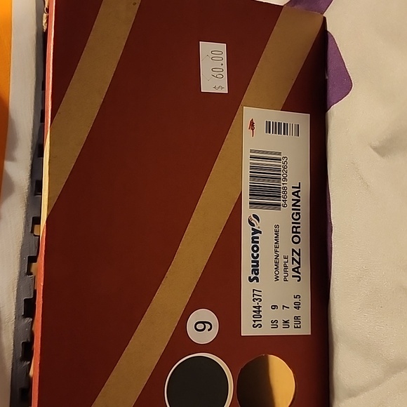 Sneakers - Picture 3 of 5